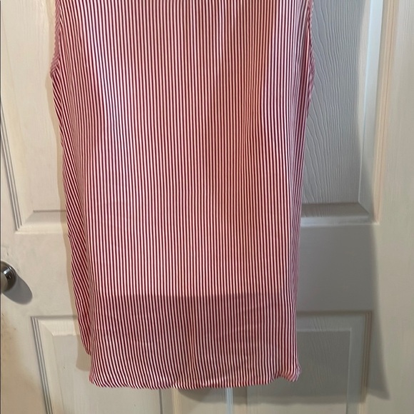 Elegant Striped Blouse with Lace Accents - Picture 7 of 8